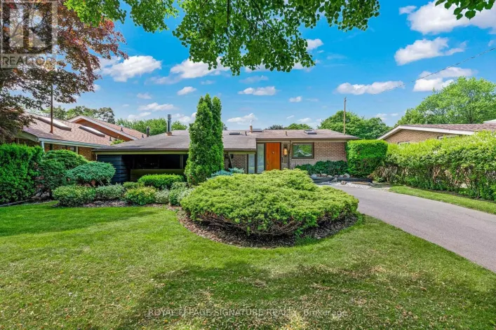 10 OAKLEY BOULEVARD, Toronto