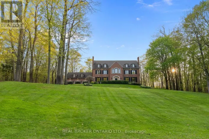 10 OAKVIEW PLACE, Uxbridge