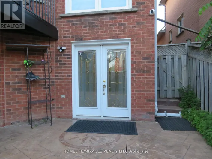 10 PINE BOUGH MANOR, Richmond Hill