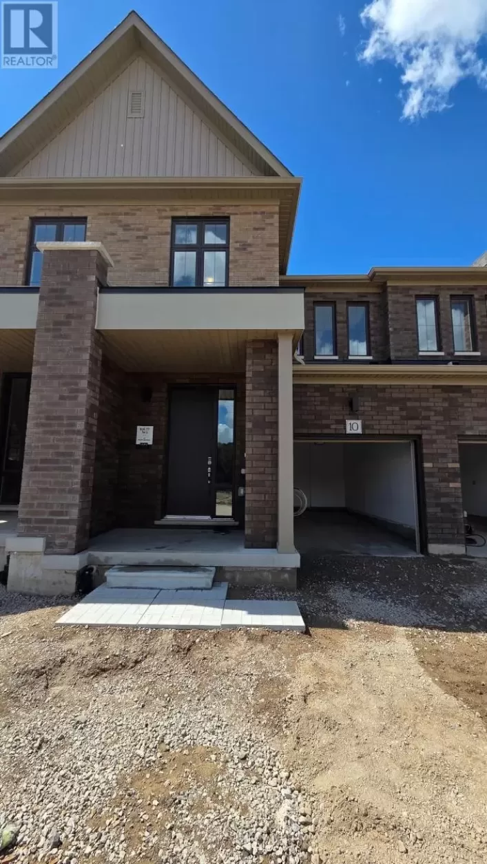 10 POETT AVENUE, Stratford