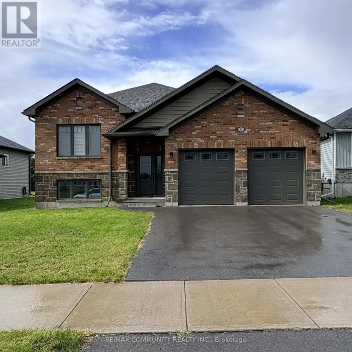 10 REDWOOD DRIVE, Belleville