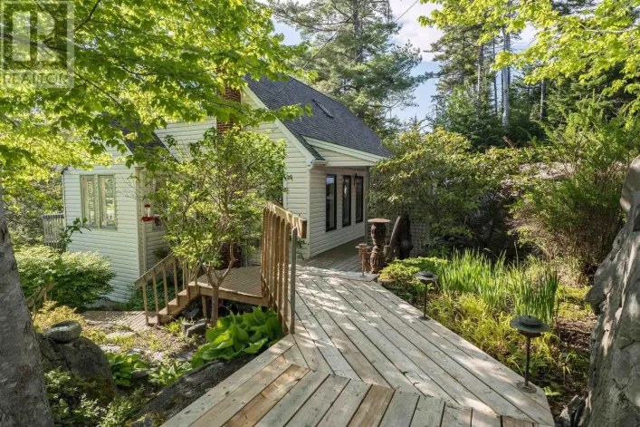 10 Riverfront Court, Mineville