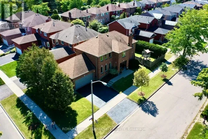 10 SCARBORO AVENUE, Toronto