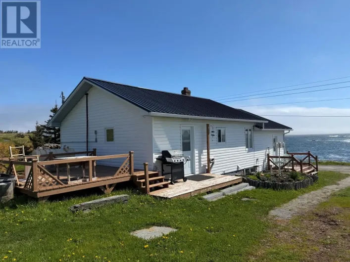 House for sale: 10 Seaview Drive, Ladle Cove