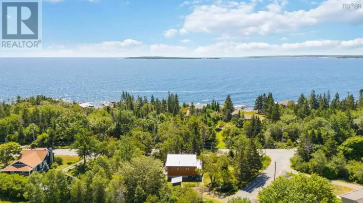 10 Silver Rock Road, Hunts Point