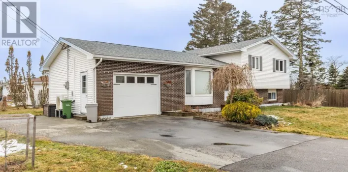 10 Sprucewood Drive, Yarmouth