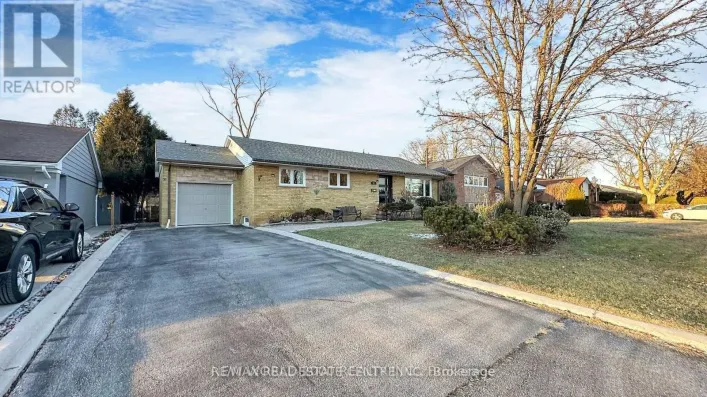 10 SUBURBAN DRIVE W, Mississauga