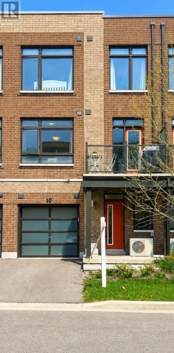 Row / Townhouse for sale: 10 TAUTON STREET, Vaughan