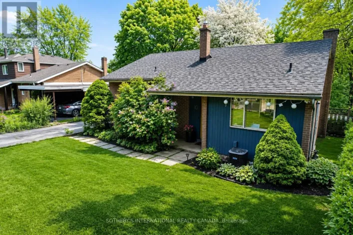 10 TERNHILL CRESCENT, Toronto