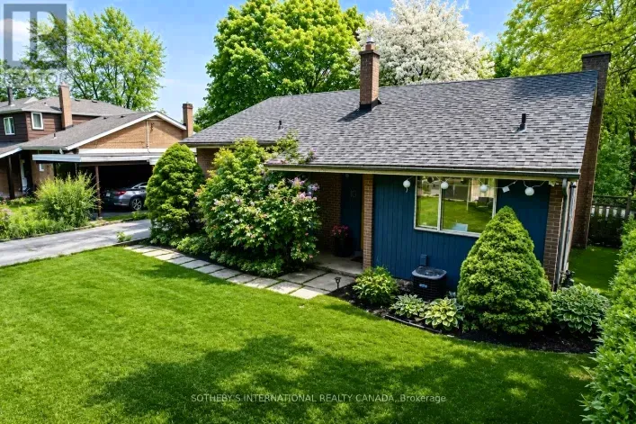 10 TERNHILL CRESCENT, Toronto