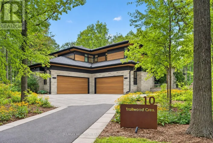 10 TRAILWOOD CRESCENT, Richmond Hill