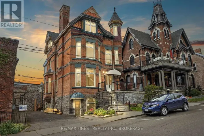 10 VICTORIA AVENUE, Brockville
