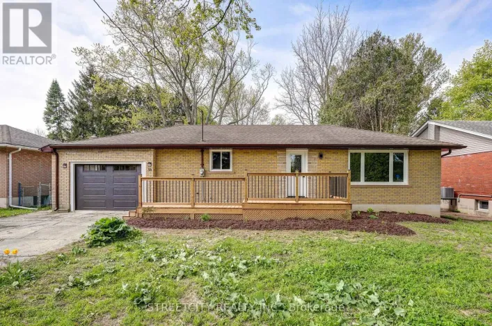 10 VINEDEN DRIVE, Central Elgin