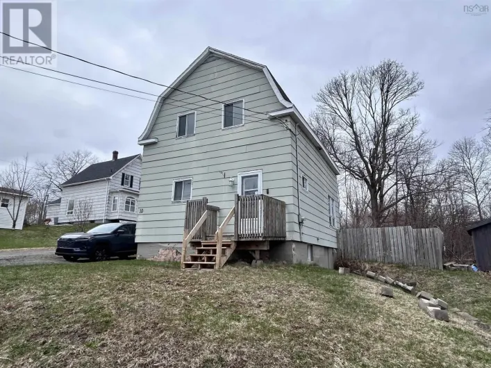 10 Weir Avenue, Stellarton