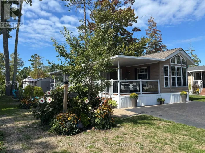10 WHITE PINES TRAIL, Wasaga Beach