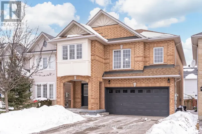 10 WOOLF CRES CRESCENT, Ajax