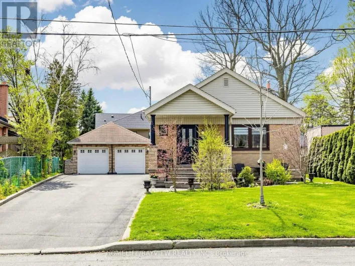 10 WOOLTON CRESCENT, Toronto