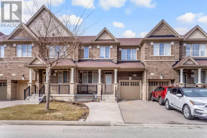 Row / Townhouse for sale: 10 YELLOWKNIFE ROAD, Brampton