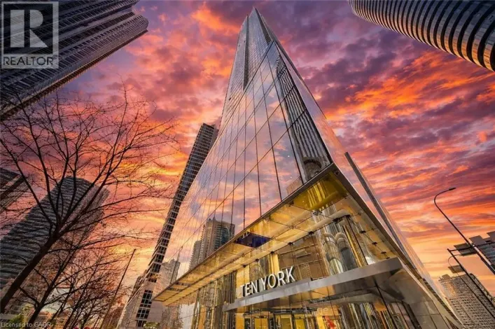 10 YORK Street Unit# 5512, Toronto