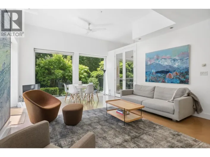 100 1550 W 15TH AVENUE, Vancouver