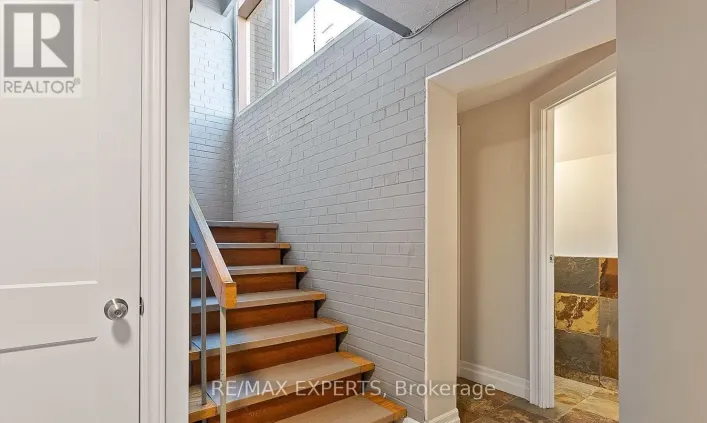 100 - 20 STAVEBANK ROAD, Mississauga