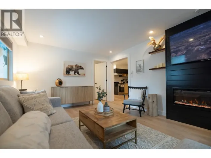 100 2021 KAREN CRESCENT, Whistler