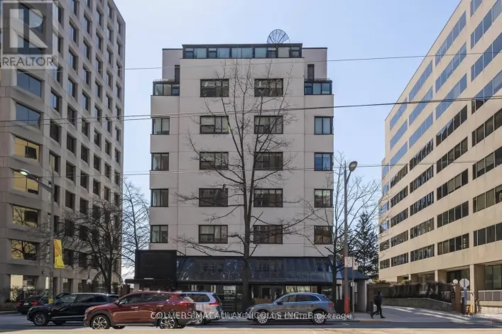 100 - 49 ST. CLAIR AVENUE W, Toronto