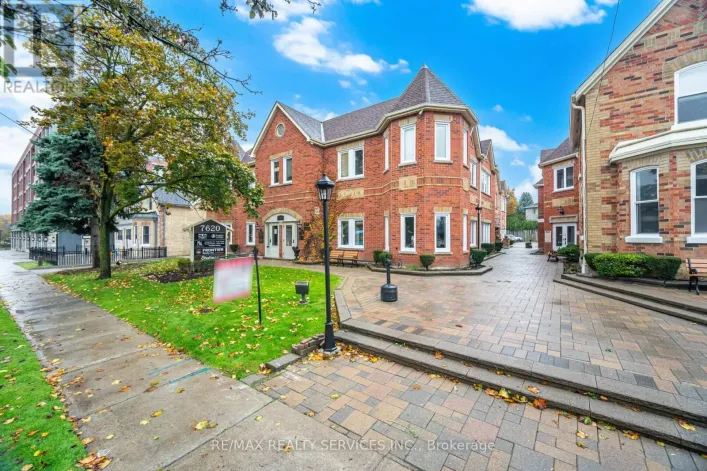 100 - 7620 YONGE STREET, Vaughan