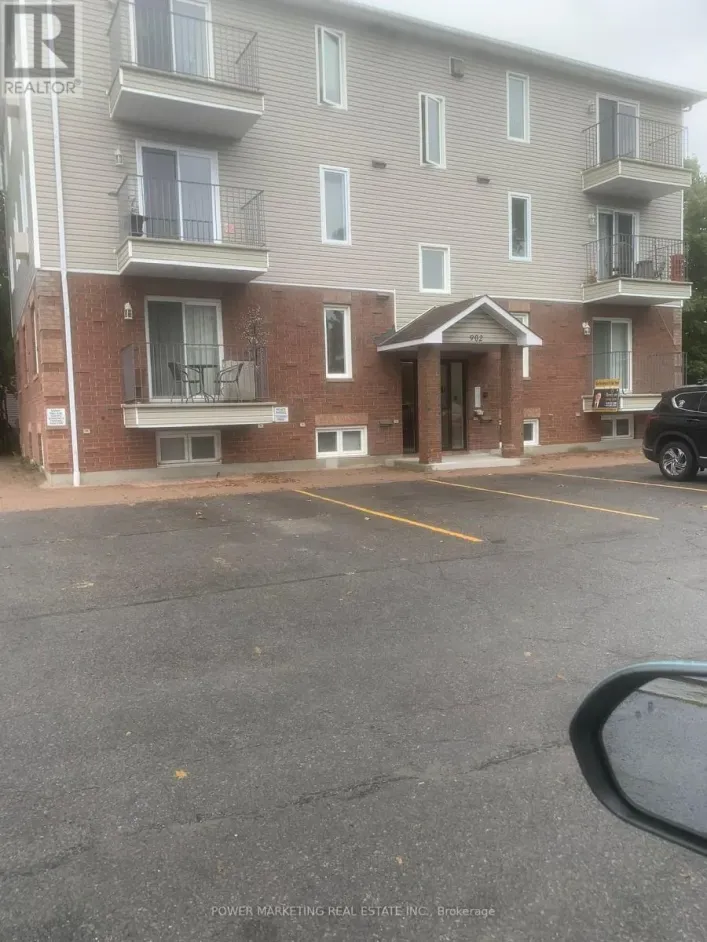 100 - 902 NOTRE DAME STREET, Russell