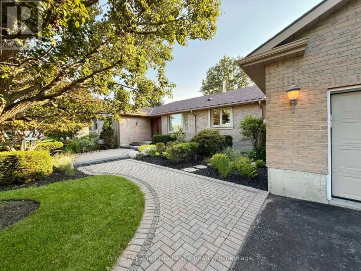 100 BAY BREEZE STREET, Prince Edward County