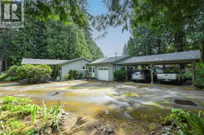 100 Baynes Dr, Fanny Bay
