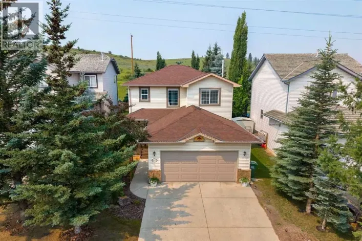 100 Bow Ridge Crescent, Cochrane