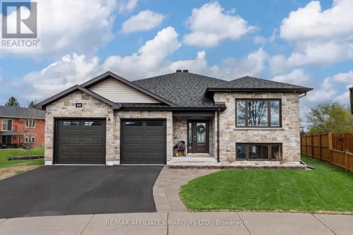 100 FORESTDALE CRESCENT, Cornwall