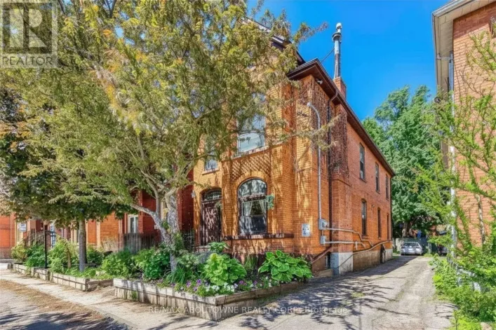 100 GRANT AVENUE, Hamilton