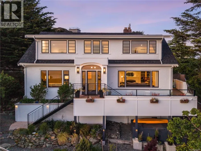 100 King George Terr, Oak Bay