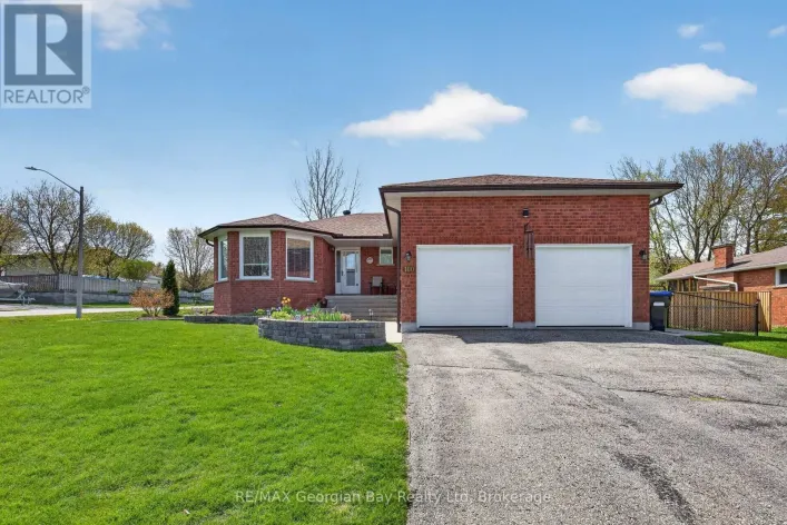 100 PEEL STREET, Penetanguishene