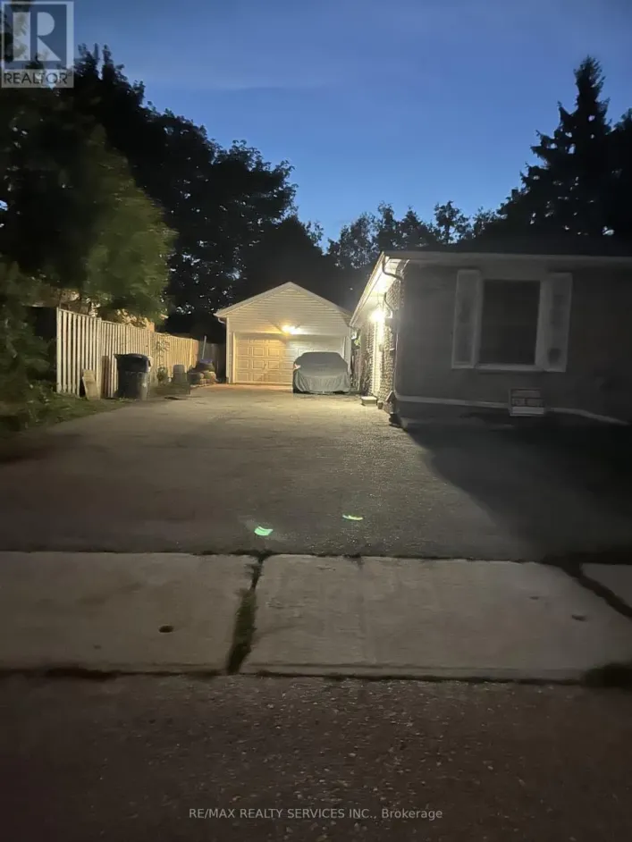 100 SUTHERLAND AVENUE, Brampton