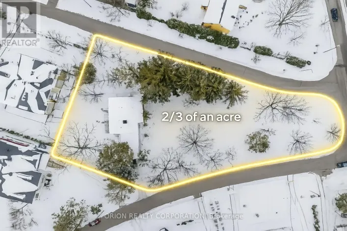 100 WESTWOOD LANE, Richmond Hill