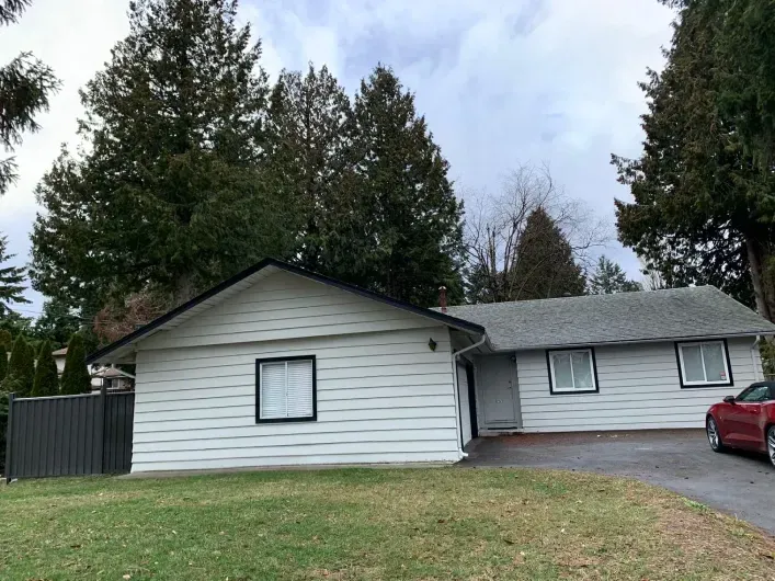 House for rent: 10000 132A STREET, Surrey