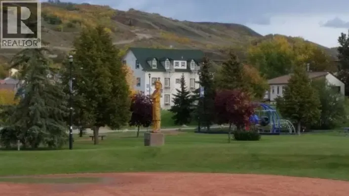 10002 98 Street, Peace River