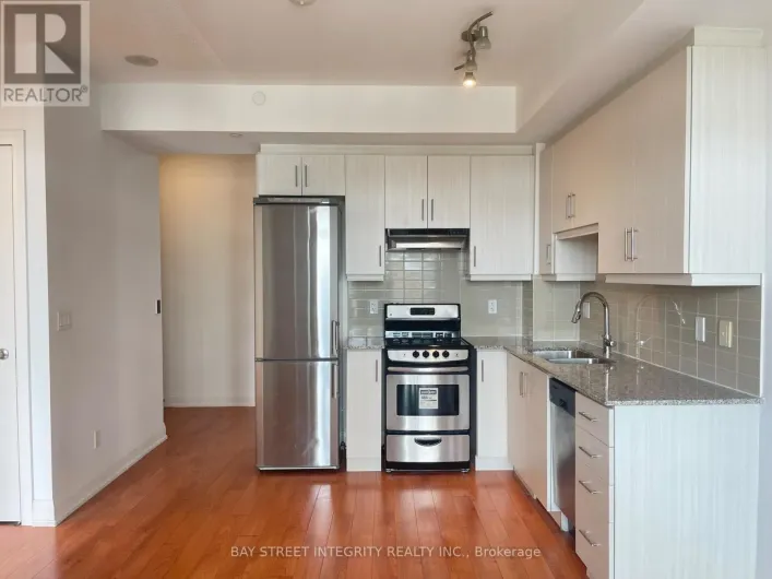 1001 - 68 CANTERBURY PLACE, Toronto