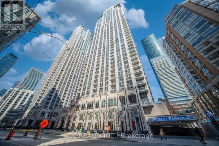 1001 - 761 BAY STREET, Toronto