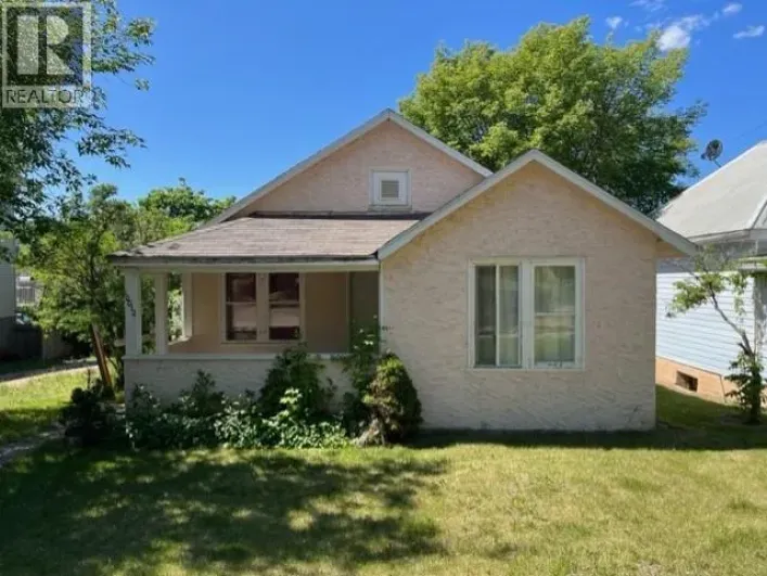 10012 102 Street, Peace River