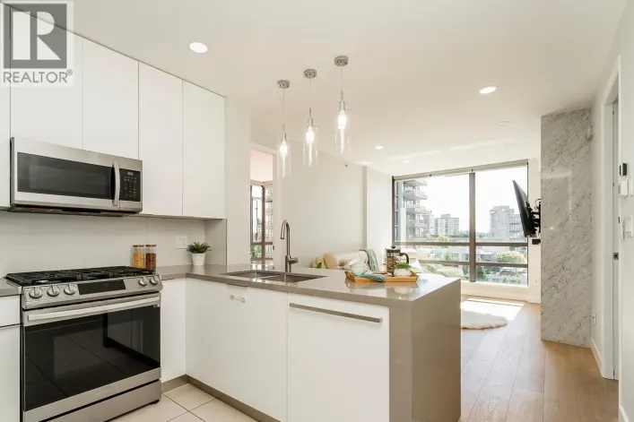 1002 170 W 1ST STREET, North Vancouver