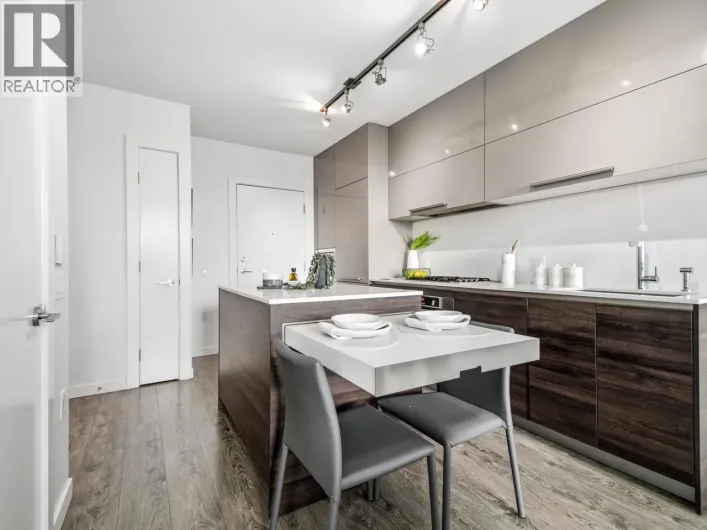 1002 2378 ALPHA, Burnaby