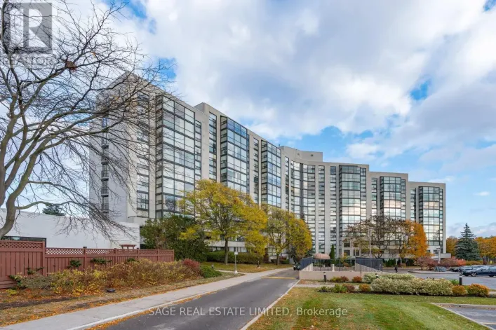 1002 - 30 HARDING BOULEVARD, Richmond Hill