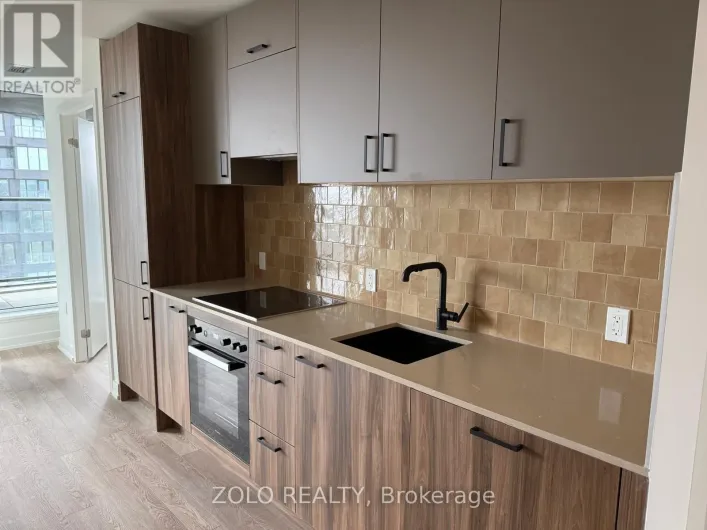 1002 - 5 QUARRINGTON LANE, Toronto