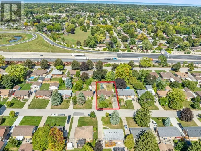 1002 EASTLAWN AVENUE, Sarnia