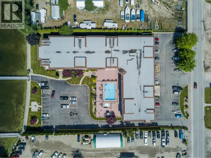 1002 Riverside Avenue Unit# 221, Sicamous