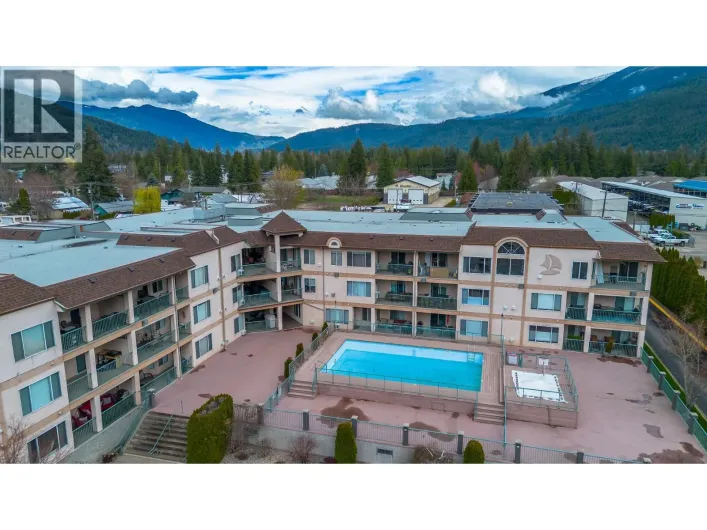 1002 Riverside Avenue Unit# 304, Sicamous